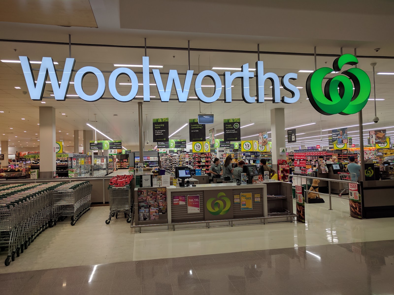 Woolworths Elanora Pines
