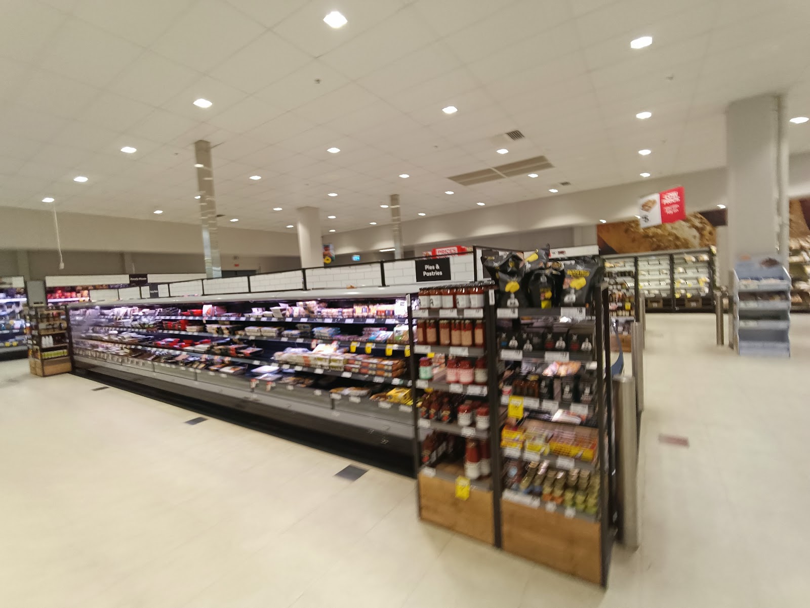Woolworths Elanora Pines