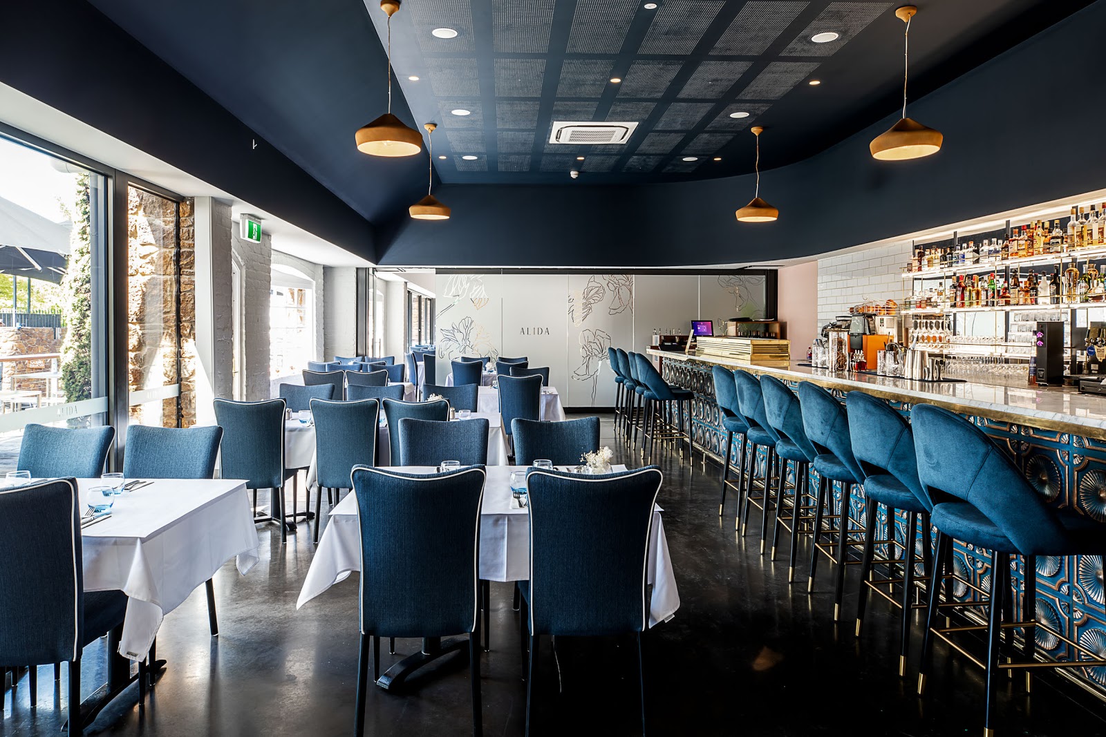 앨리다 레스토랑 앳 페니 로열