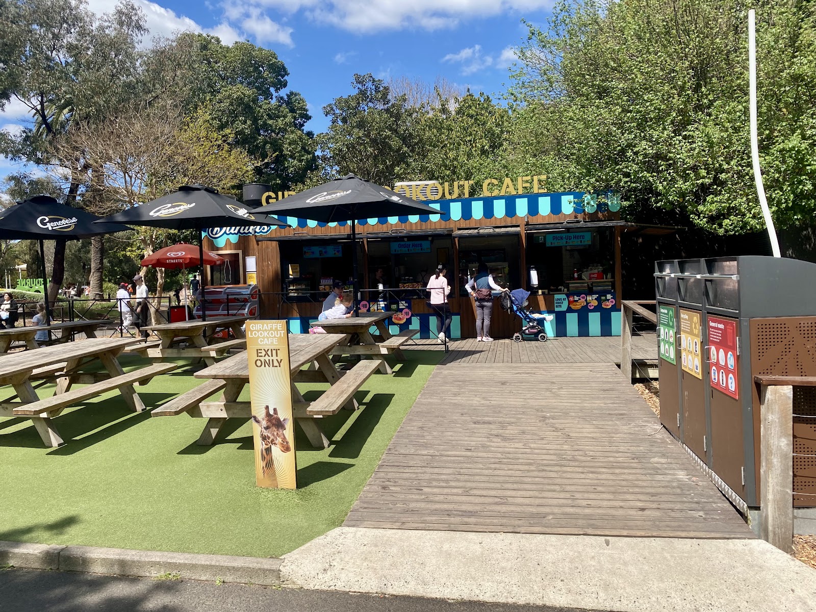 Giraffe Lookout Cafe