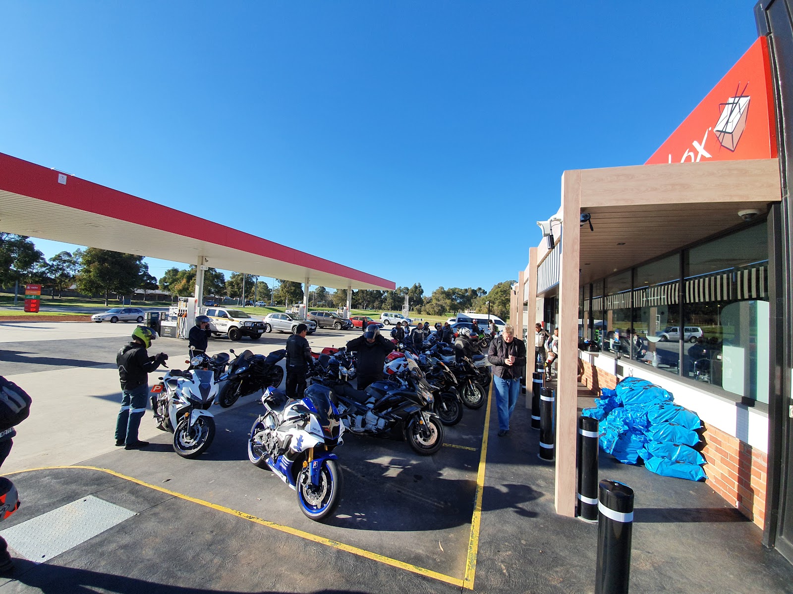 암폴 푸더리 스트라턴