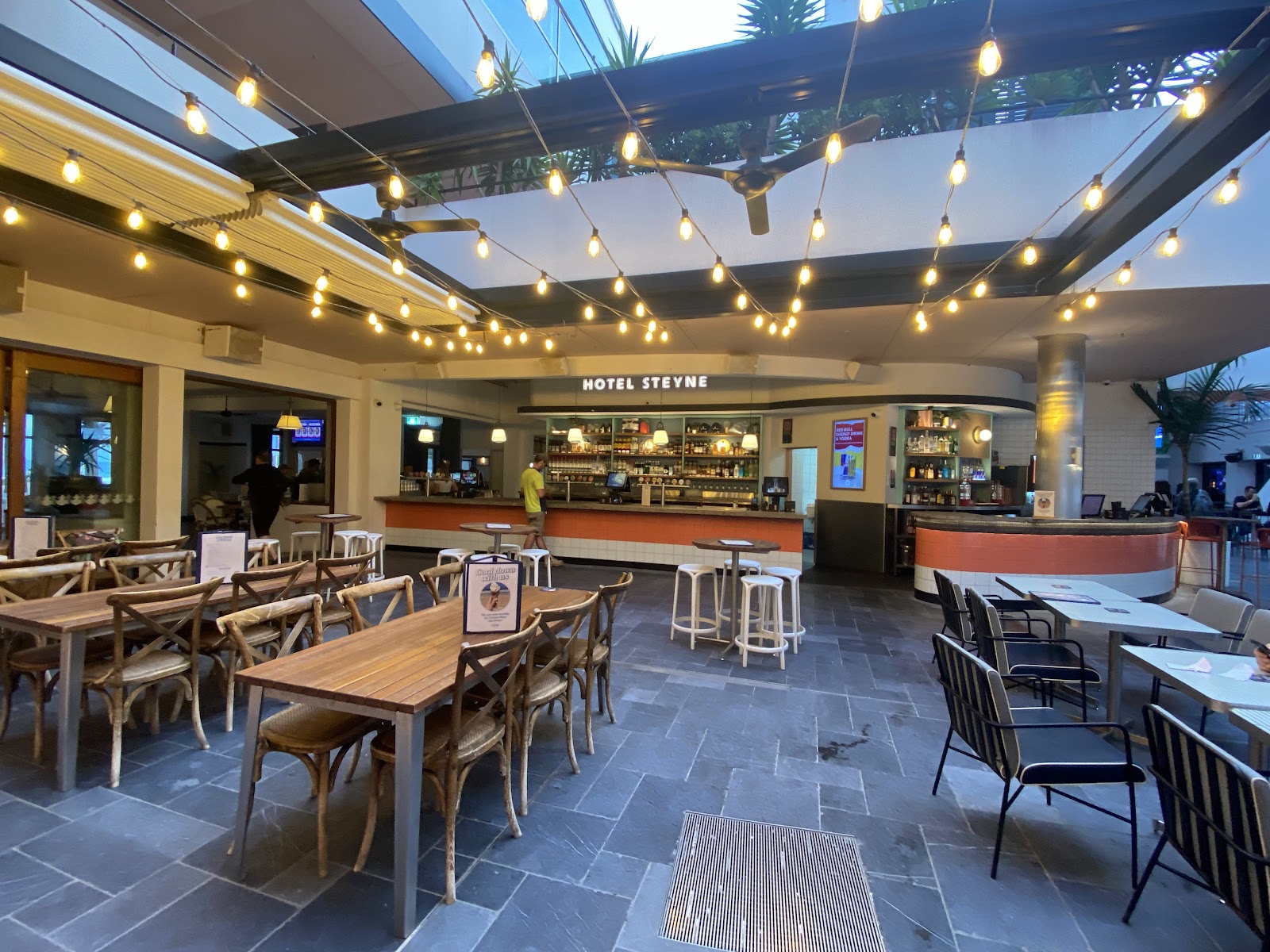 Cafe Hotel Steyne