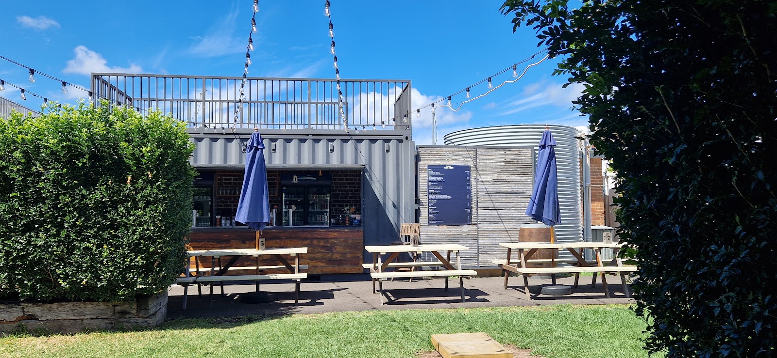 Marina Cafe and Bar