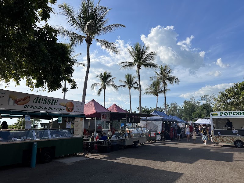 민딜 비치 선셋 마켓